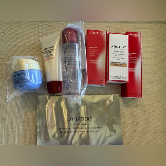 NEW Shiseido Vital Perfection Lifting & Firming Gift Set - Picture 4 of 15